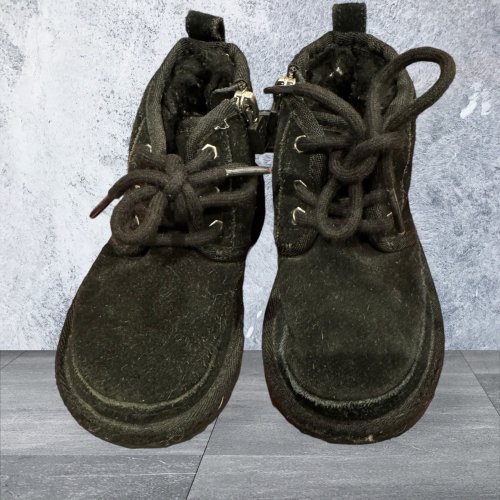 Ugg Neumal kids black Suede Boots